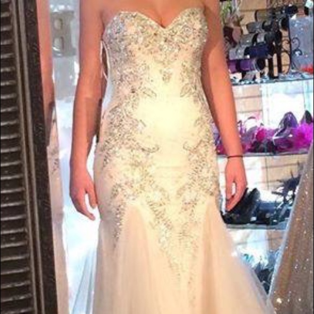 Mac Duggal gown